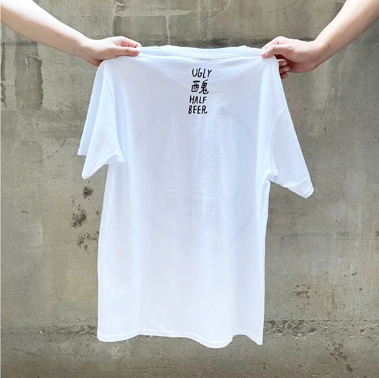 白色背面